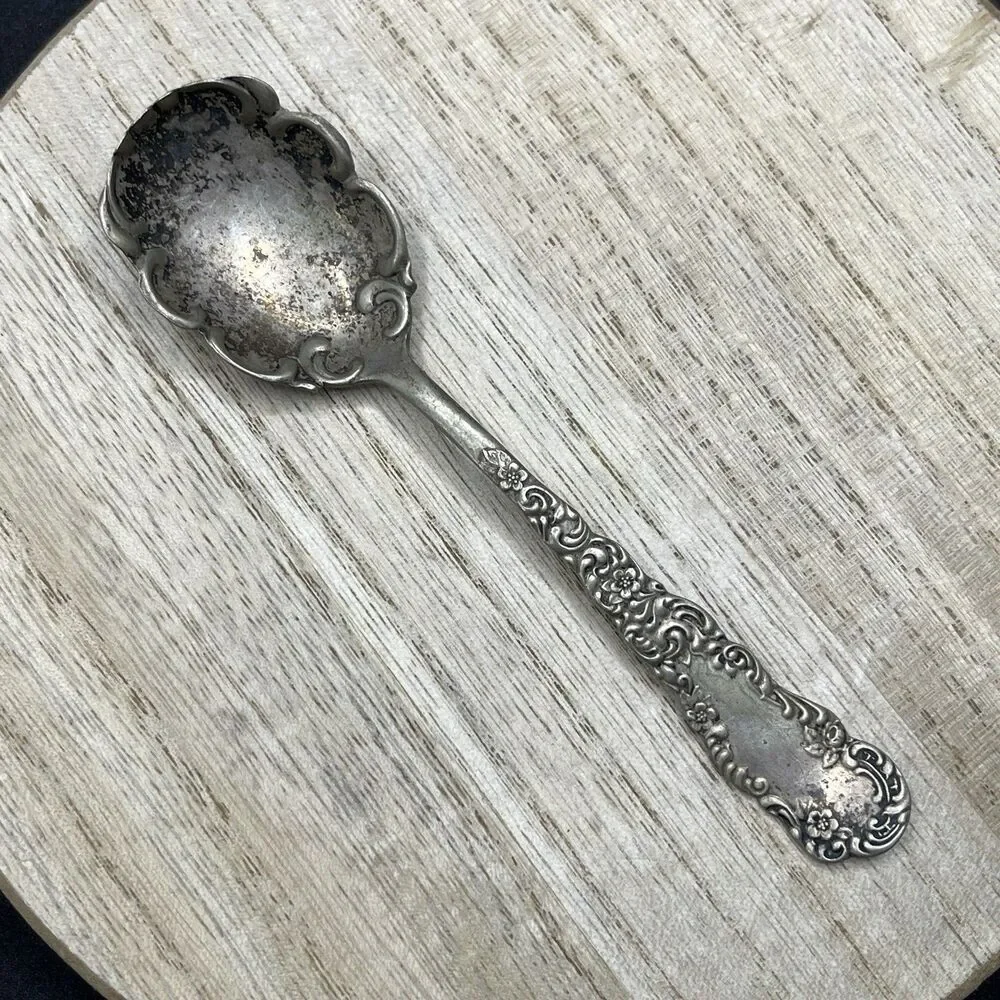VTG Atq Wm Rogers & Son AA Silver Plate 5.5